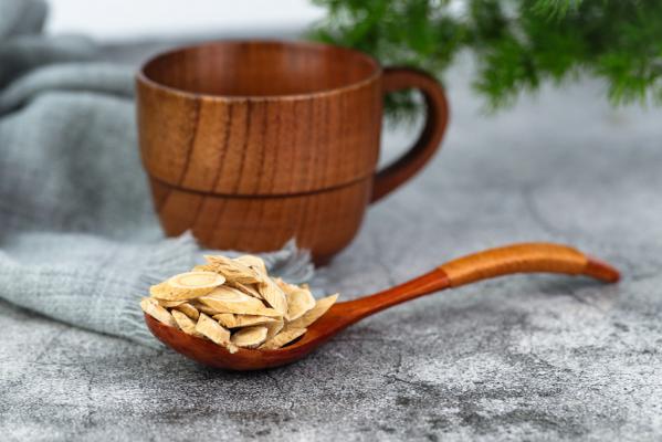 黄芪不能和什么一起吃，和黄芪相克的食物有什么